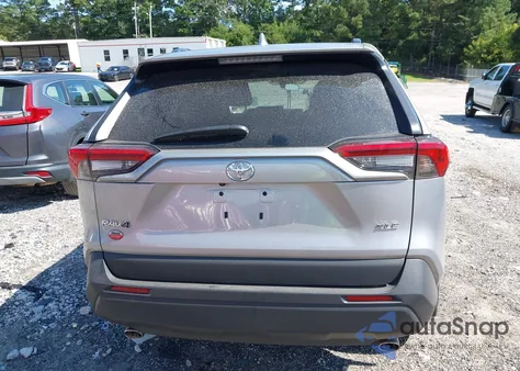 2024 Toyota Rav4 Xle z USA, uszkodzony, nr VIN 2T3W1RFV9RC293857